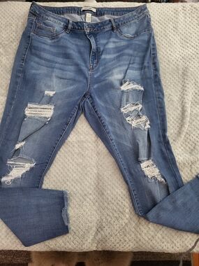 Refuge Women's Distressed Blue Denim Jeans Size 18